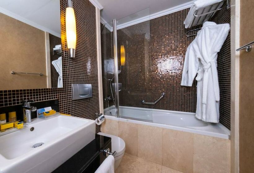 جناح, Sirene Belek