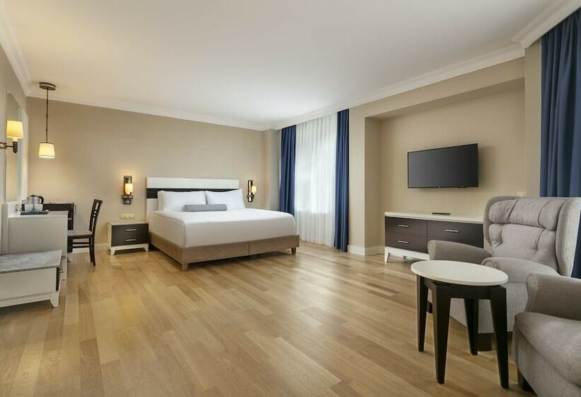 جناح, Sirene Belek