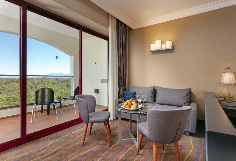 جناح جونيور مطل على الحديقة, Sirene Belek