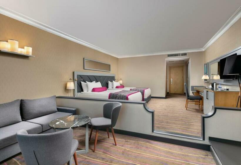 جناح جونيور مطل على الحديقة, Sirene Belek