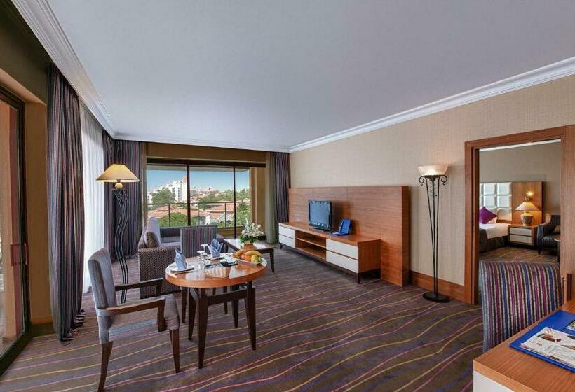 جناح مطلّ علي البحر, Sirene Belek