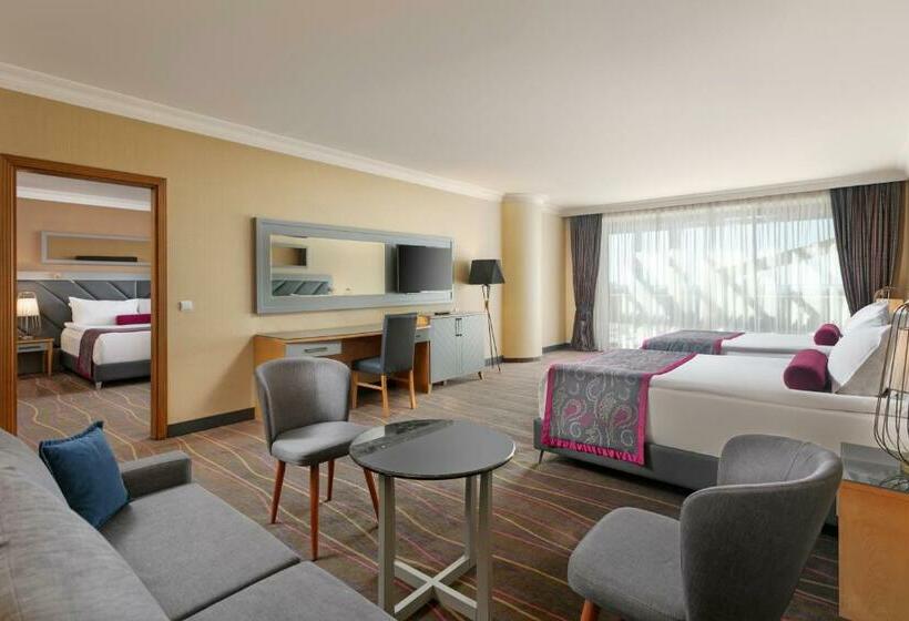 جناح عائلي, Sirene Belek