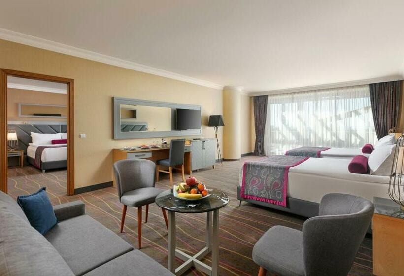 جناح عائلي, Sirene Belek