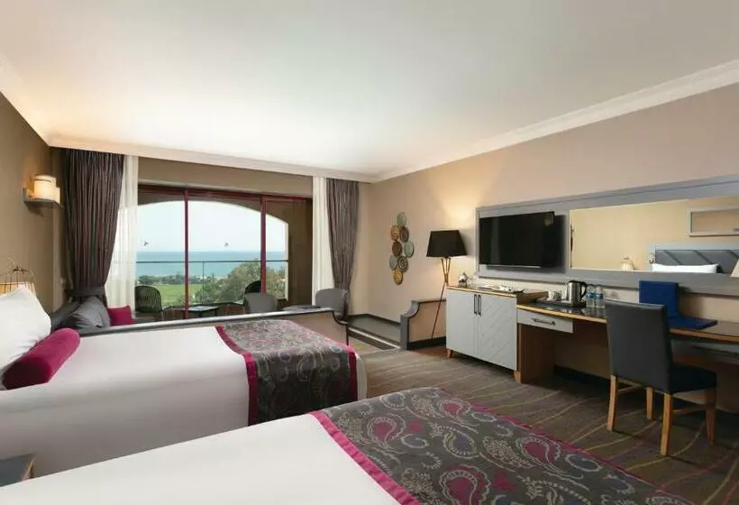 سوئیت جونیور با چشمانداز, Sirene Belek
