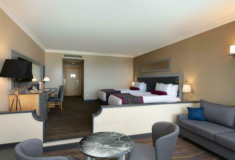 جناح جونيور ذات إطلالة, Sirene Belek