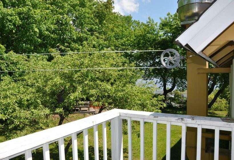 Номер Стандарт с Балконом Вид на Сад, Auberge Sur La Cote