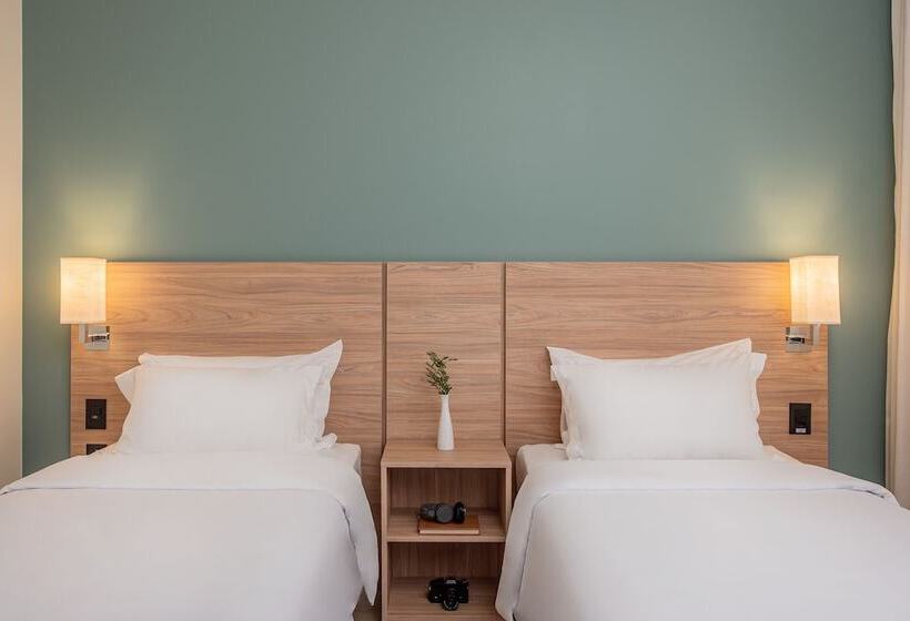 Номер Стандарт, Intercity Curitiba Batel