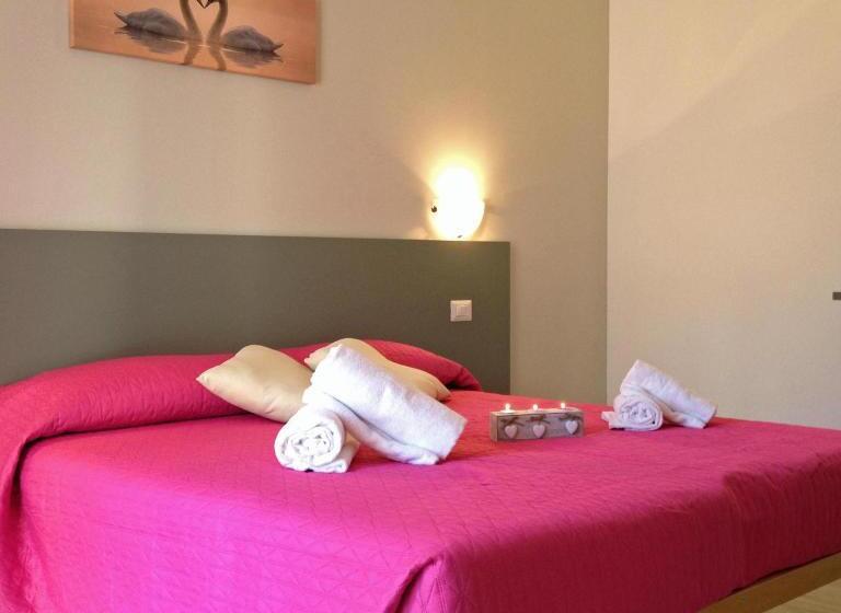 דירת חדר, La Collinetta Apartments