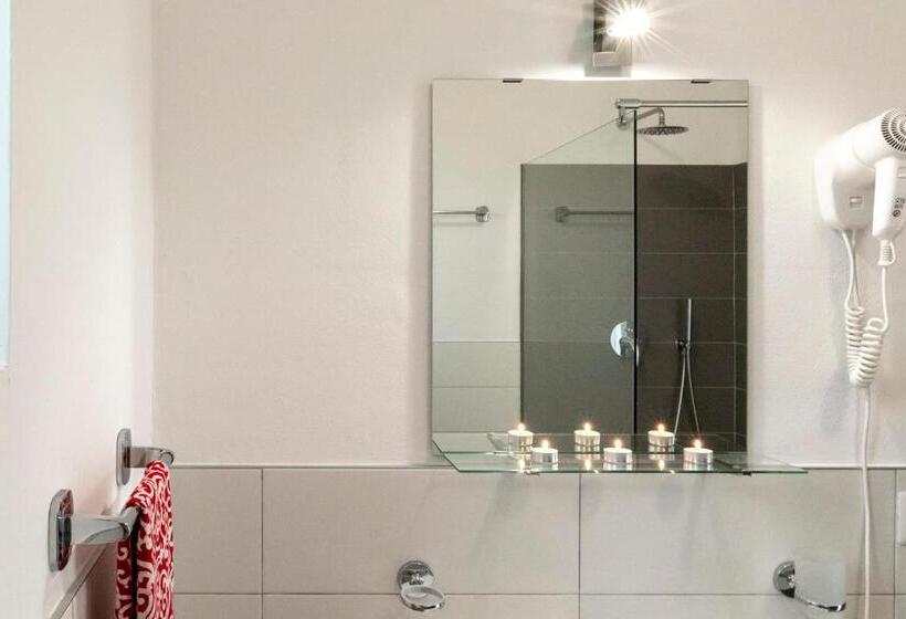 דירת חדר, La Collinetta Apartments