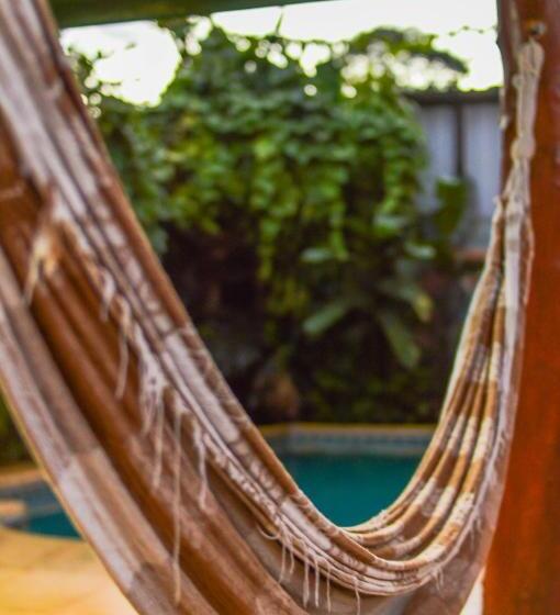 סוויטה דלוקס, Managua Apart