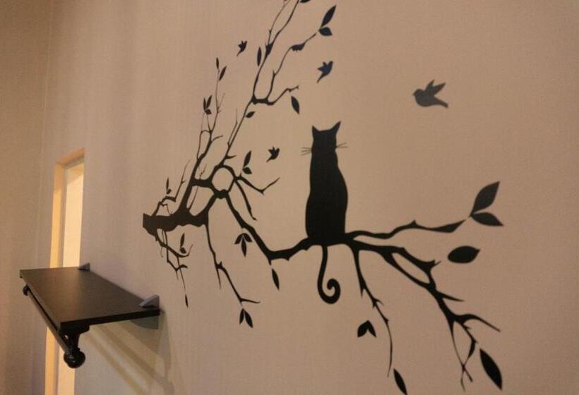 סוויטה דלוקס, Managua Apart