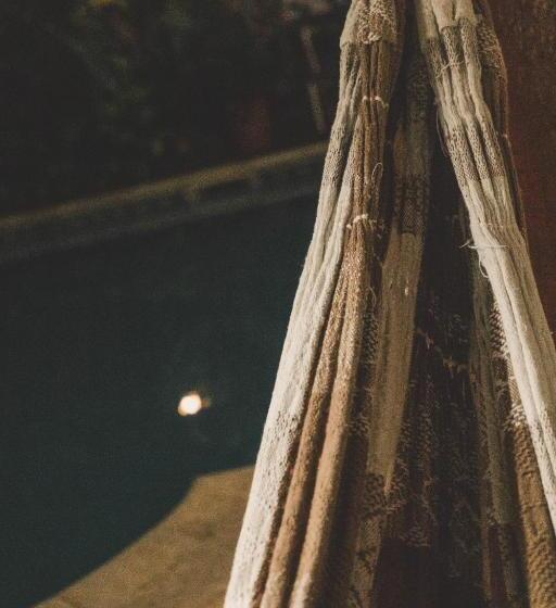 סוויטה דלוקס, Managua Apart