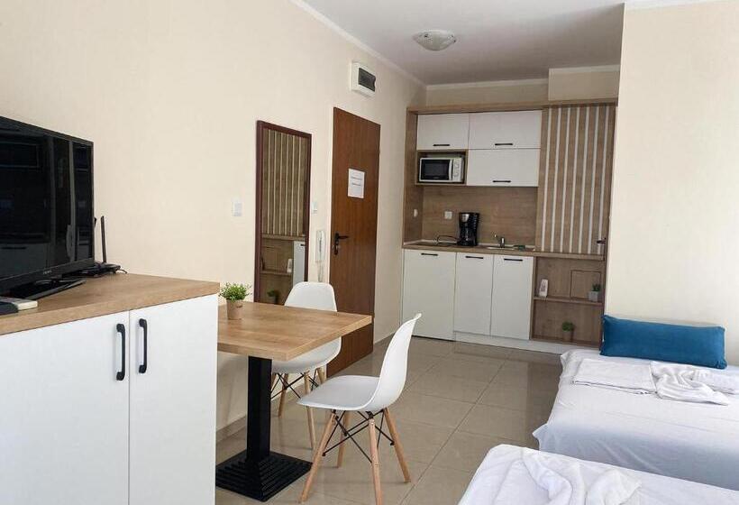 带阳台的三人标准间, Mm Complex