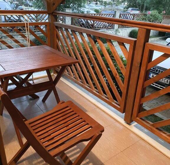 带阳台的三人标准间, Mm Complex