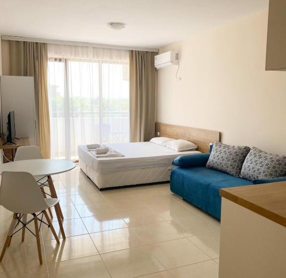 豪华工作室, Mm Complex