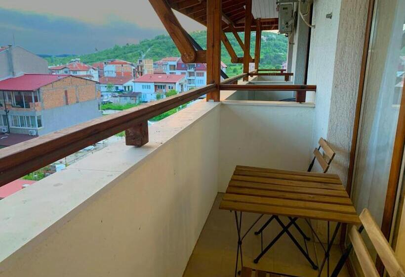 豪华工作室, Mm Complex