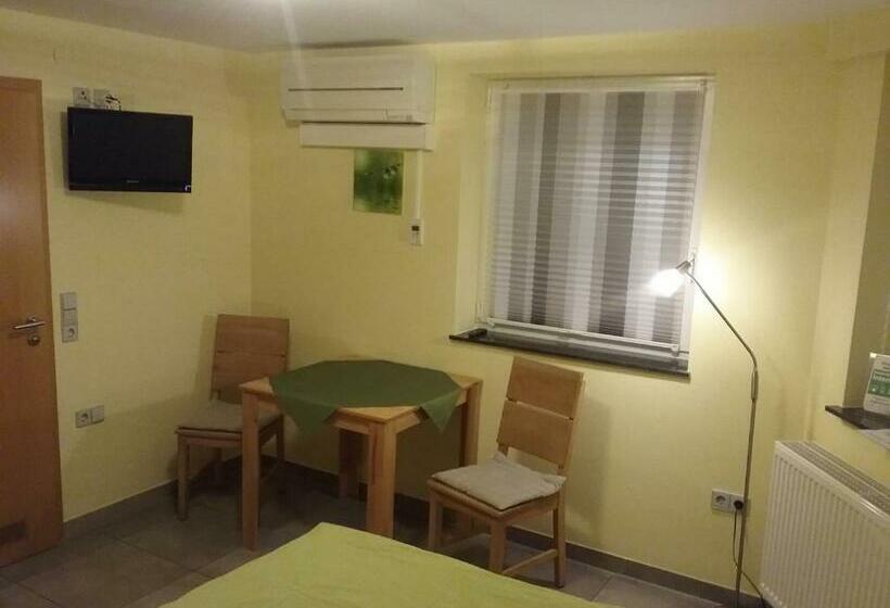 Номер Стандарт, Gästezimmer , Pension Wauri