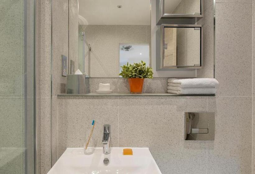 Студио Стандарт с Балконом, Q Square By Supercity Aparthotels