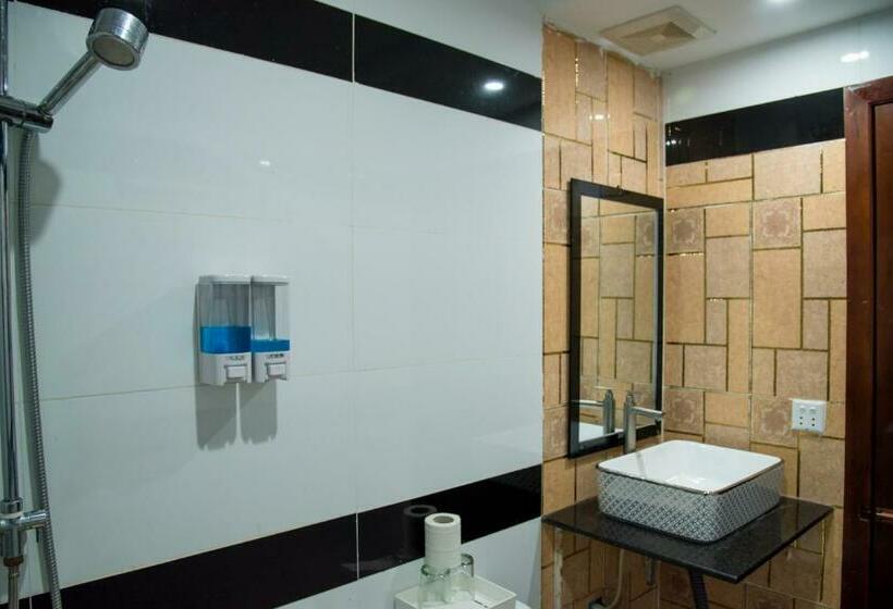 חדר סטנדרט, New Season Riverside