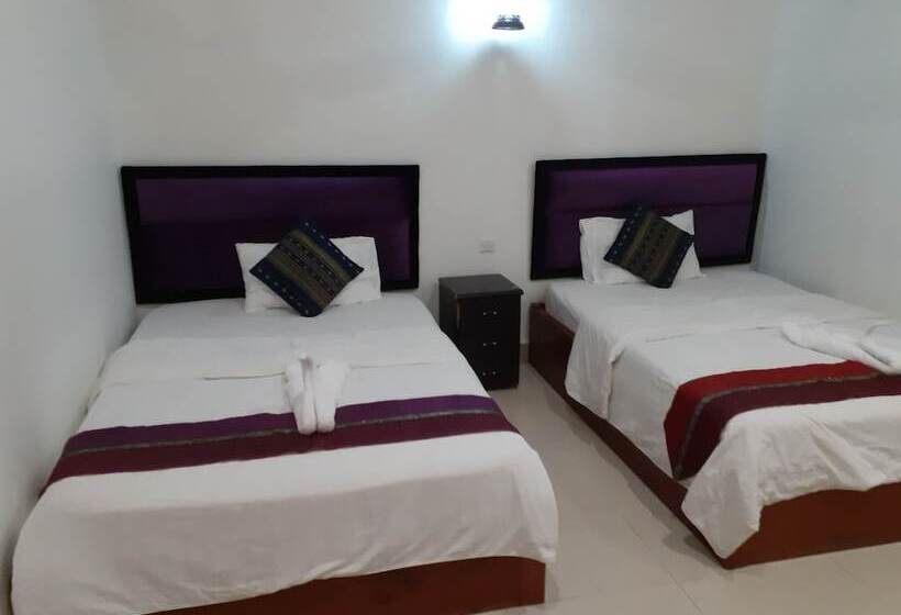 חדר דלוקס, New Season Riverside