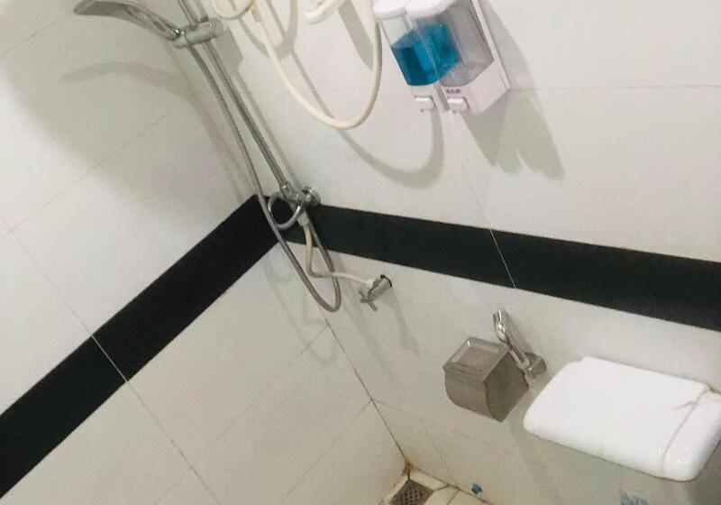 חדר דלוקס, New Season Riverside