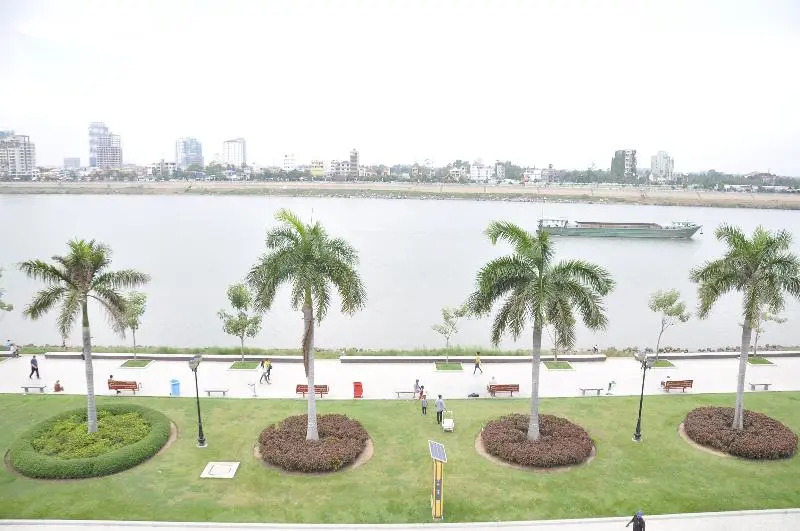 آپارتمان 1 خوابه با بالکن, New Season Riverside