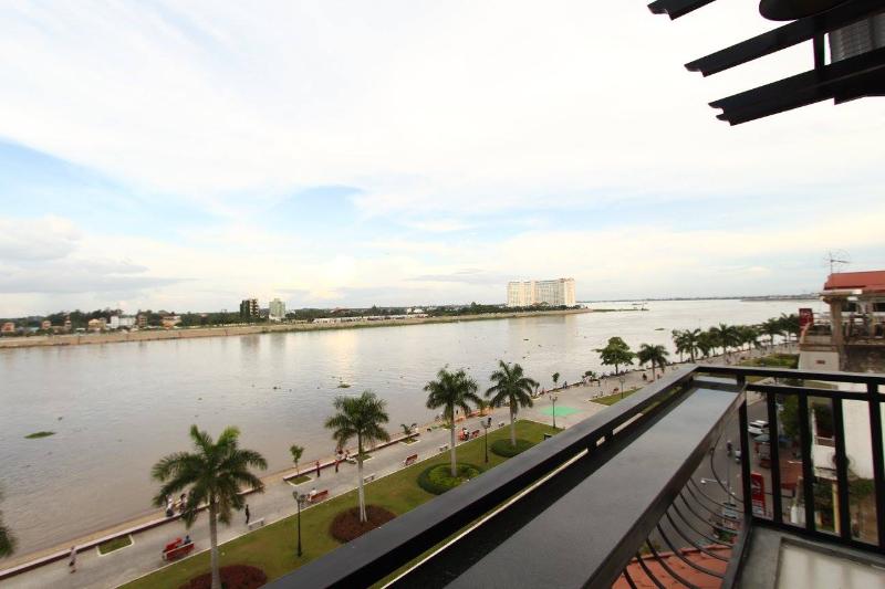 דירה בת חדר שינה 1 עם מרפסת, New Season Riverside