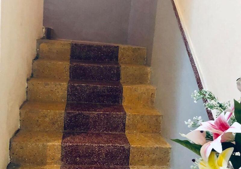 חדר סטנדרט, New Season Riverside