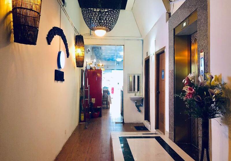 חדר דלוקס, New Season Riverside