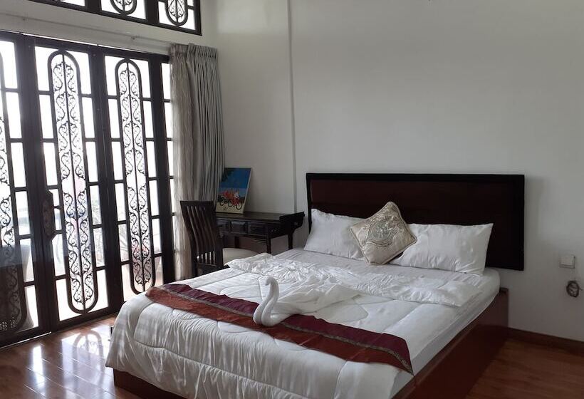 חדר דלוקס, New Season Riverside