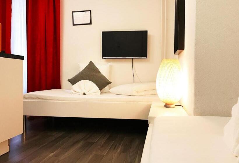 Quarto Economy, Inside Five