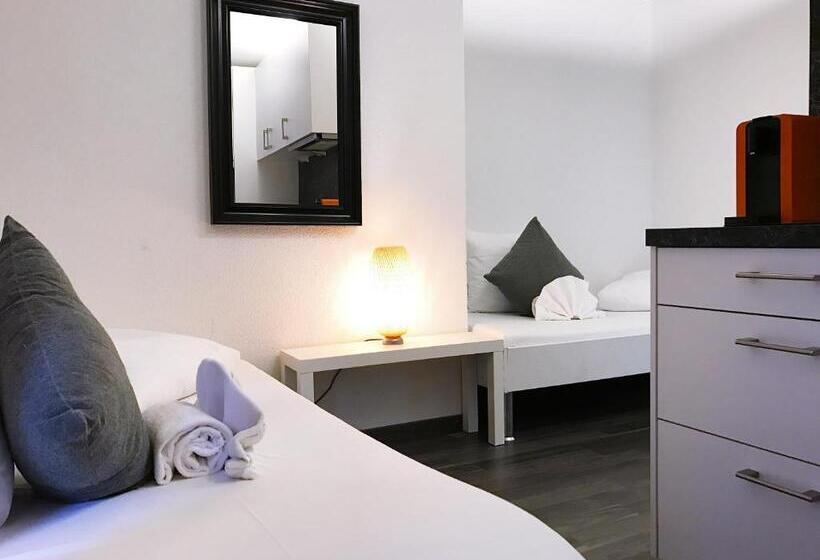 Quarto Economy, Inside Five