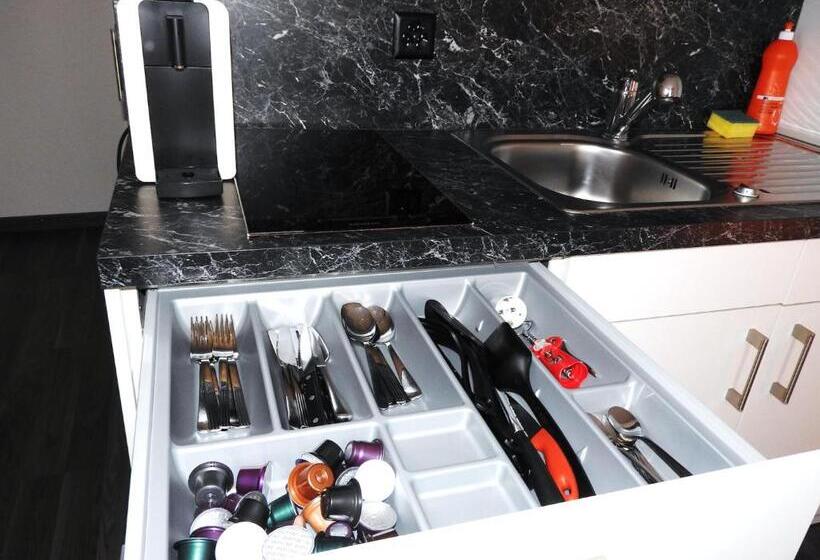 Apartamento 1 Quarto com Balcão, Inside Five