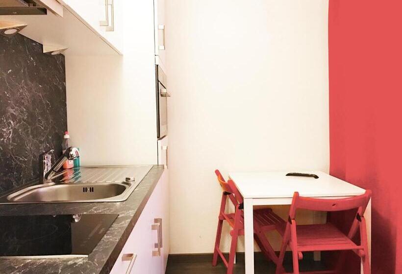 Apartamento 1 Quarto com Balcão, Inside Five