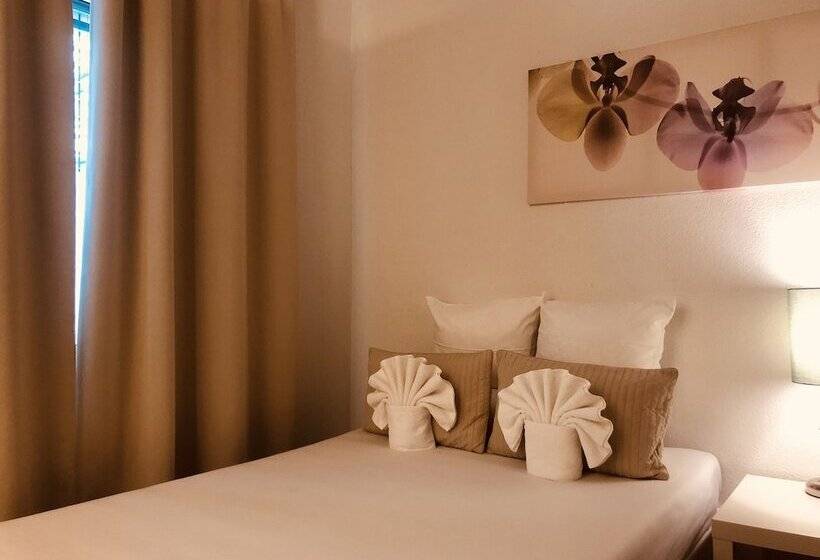 Estudio Familiar, Inside Five