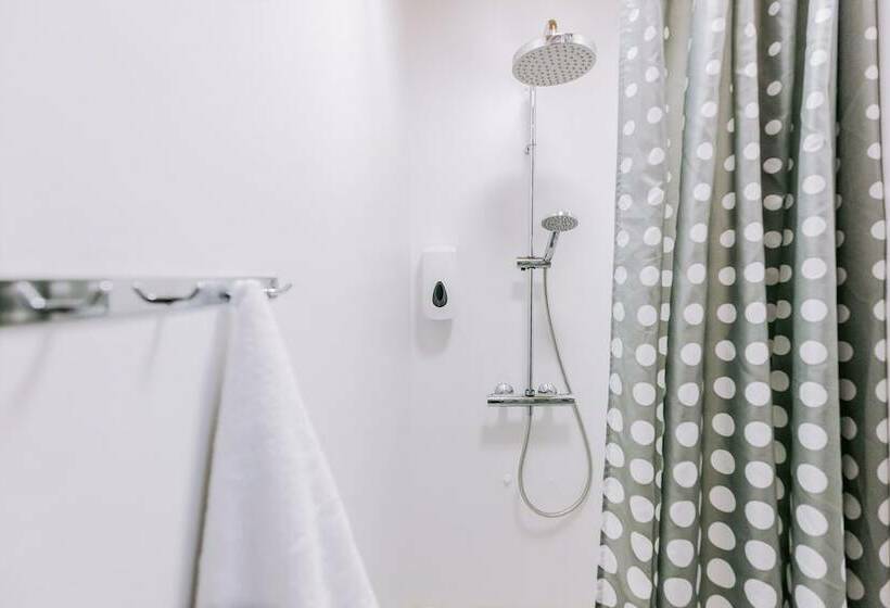 اتاق استاندارد سه تخته با سرویس بهداشتی مشترک, Elda Guesthouse