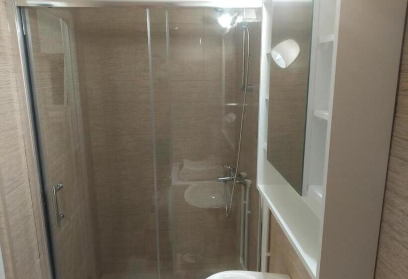 استودیوی استاندارد, Guest House Rg