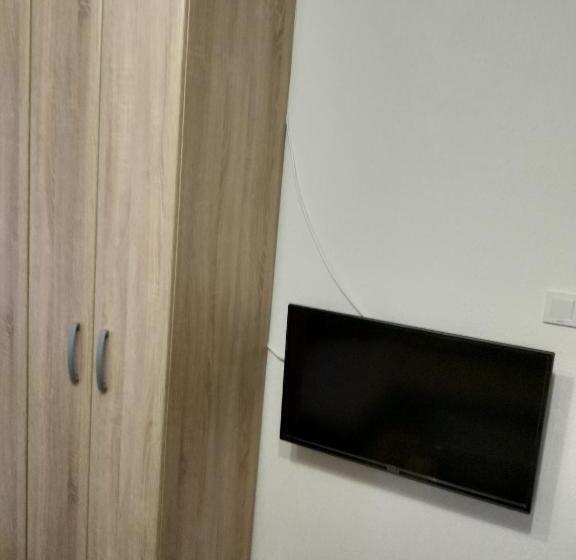 استودیوی استاندارد, Guest House Rg