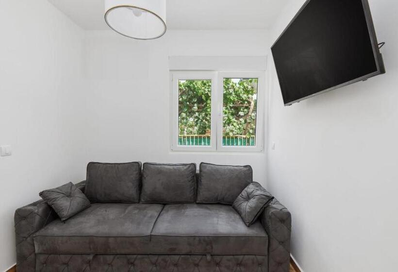 آپارتمان 3 خوابه, Petrovic Apartmani