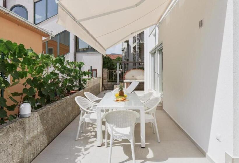 آپارتمان 3 خوابه, Petrovic Apartmani