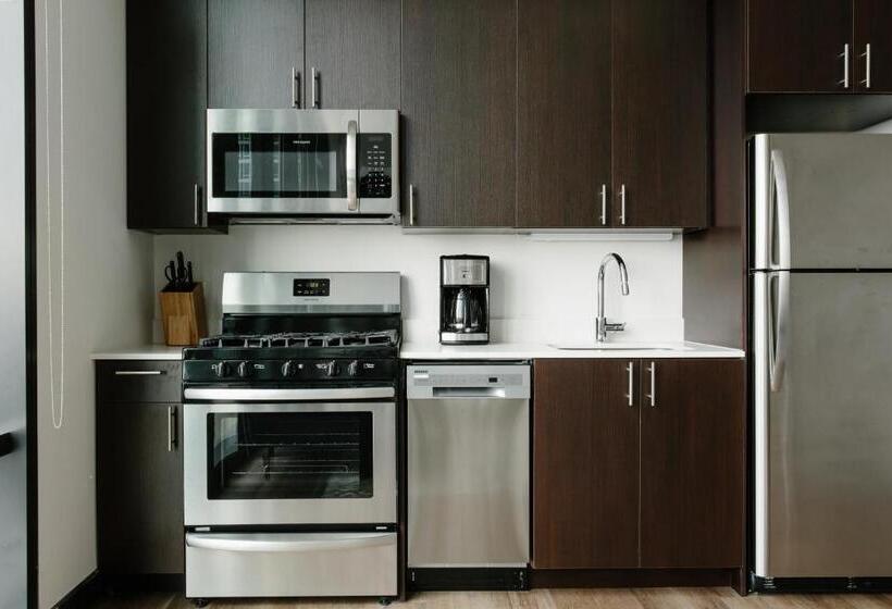 استودیوی استاندارد, Sonder South Wabash