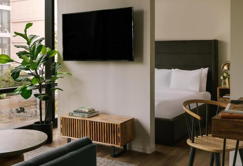 استودیوی استاندارد, Sonder South Wabash