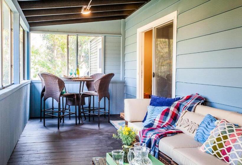 בית, 2 חדרי שינה, Cozy Country Cottage In Sebastopol Cottage