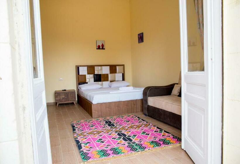 اتاق سوپریور با تخت بزرگ, New Grand Royal Hotel Cairo
