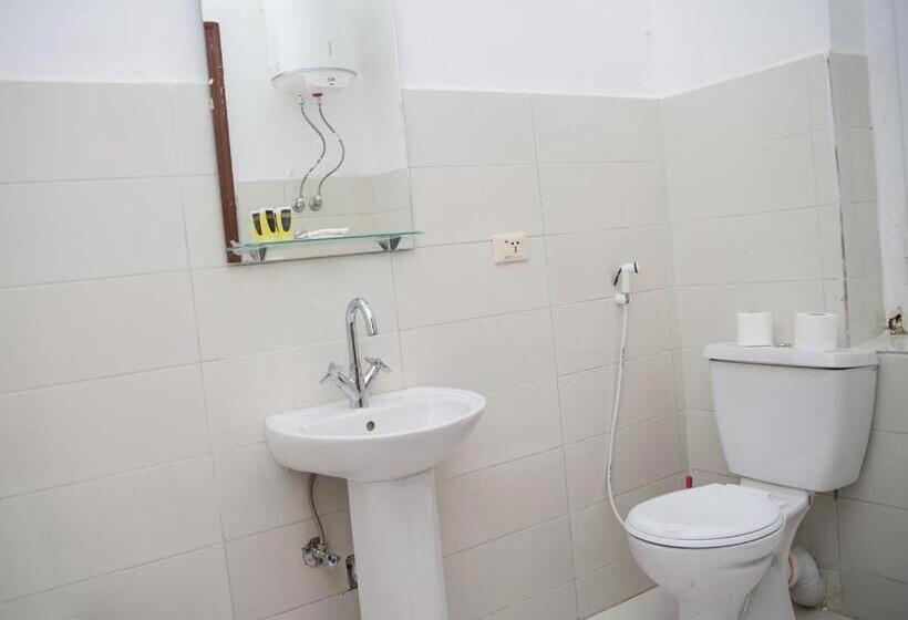 استودیو خانوادگی, New Grand Royal Hotel Cairo