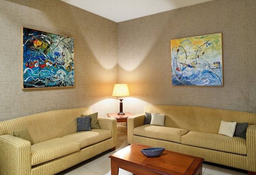 套房配有游泳池, Alexandra Beach Spa Resort