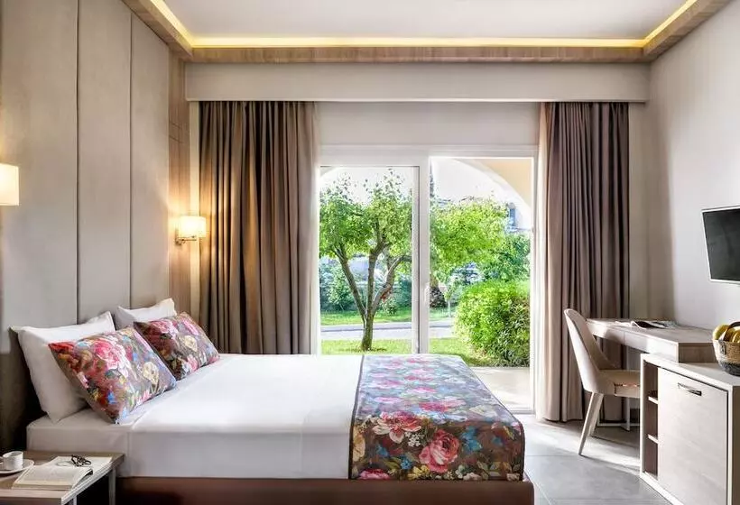 اتاق لوکس, Alexandra Beach Spa Resort