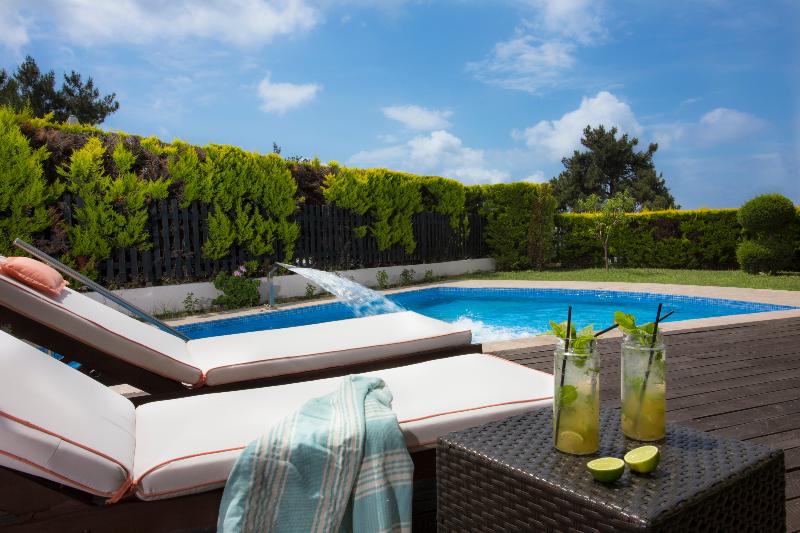 套房配有游泳池, Alexandra Beach Spa Resort