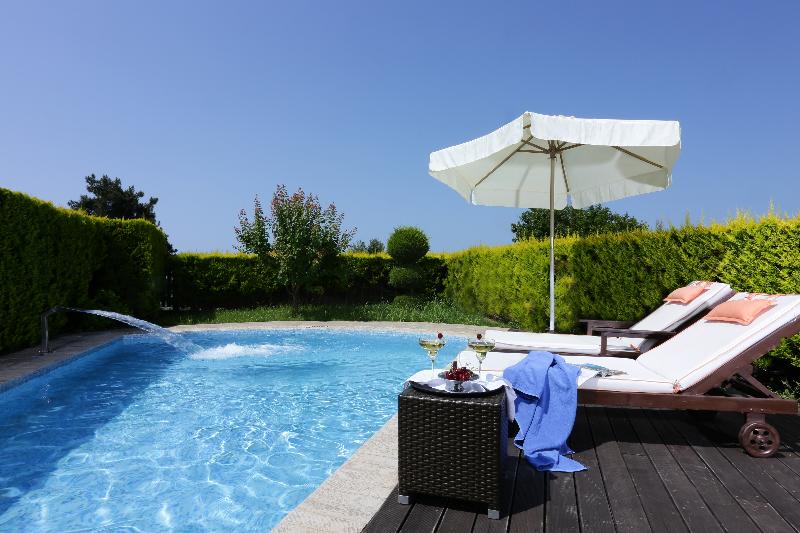 套房配有游泳池, Alexandra Beach Spa Resort