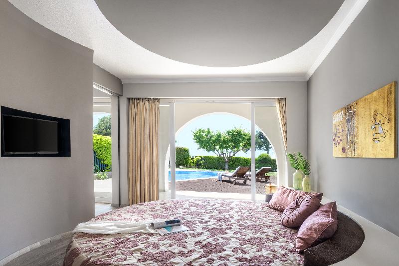 套房配有游泳池, Alexandra Beach Spa Resort